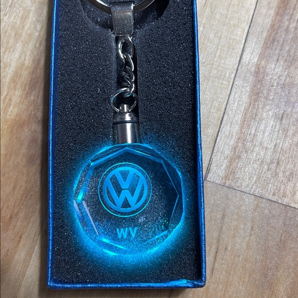 New Volkswagen Laser Engraved Crystal Car Logo Key Chain - Picture 5 of 8